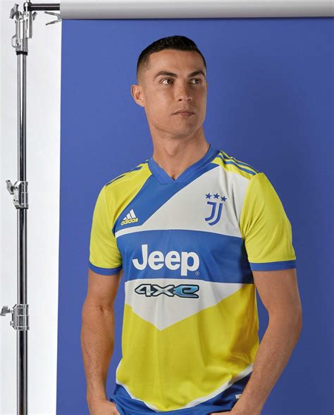 juventus kits 2021.